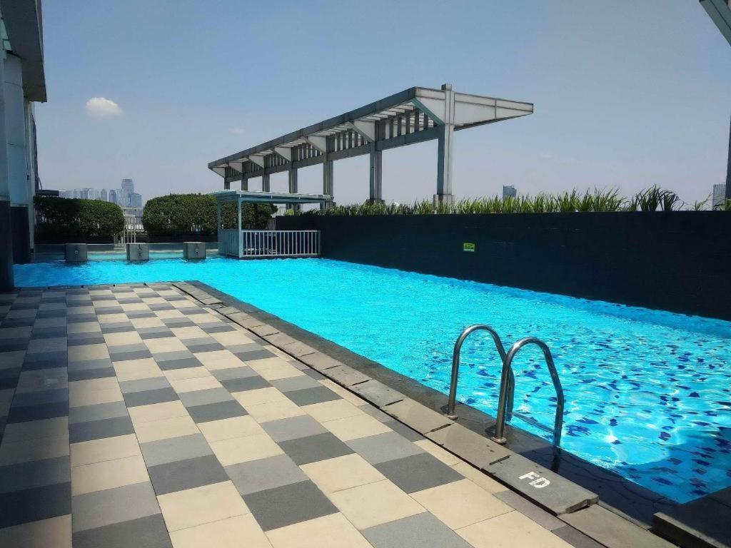 Apartment Cosmo Terrace Giacarta Esterno foto