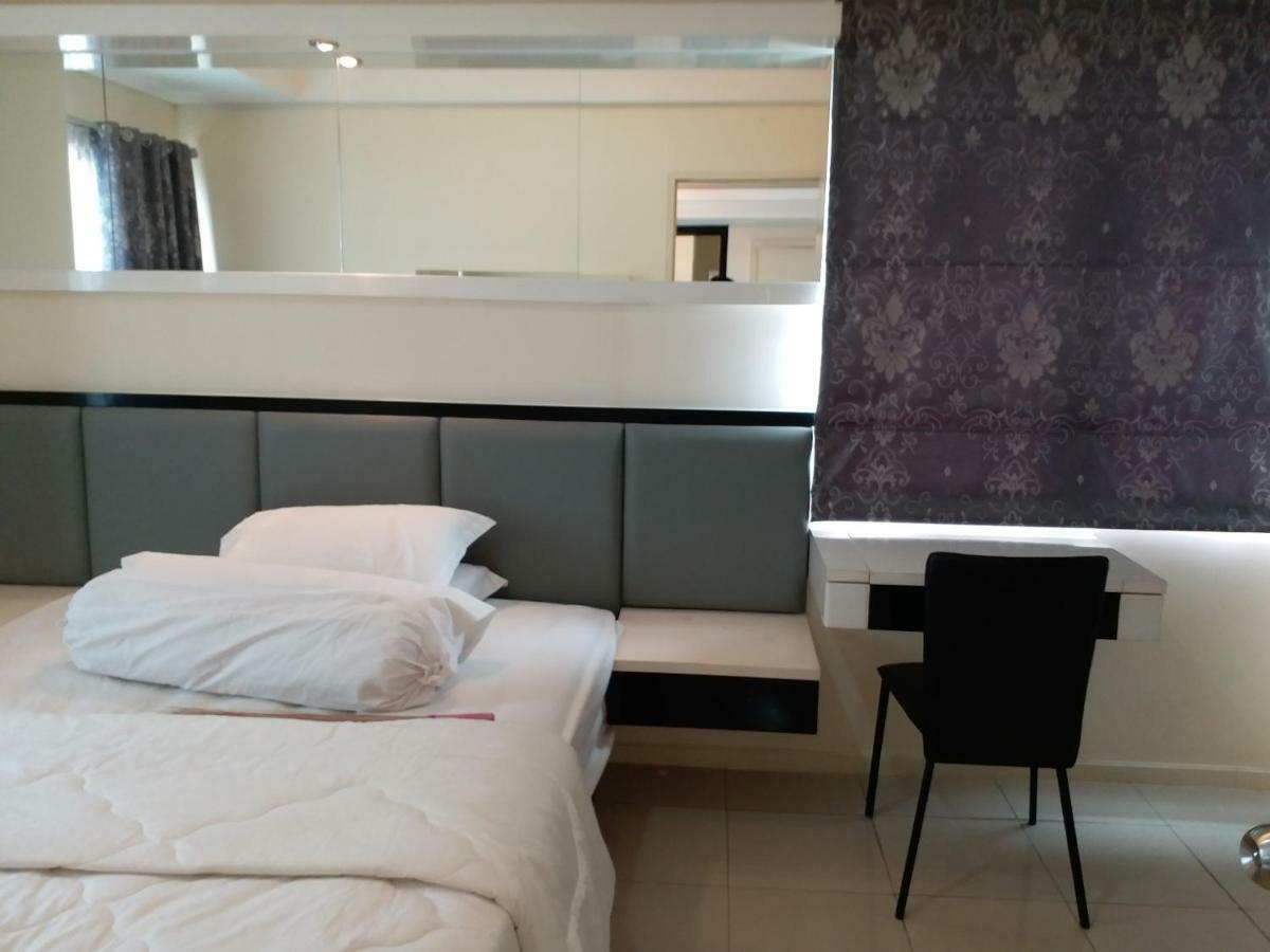 Apartment Cosmo Terrace Giacarta Esterno foto